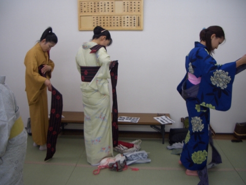 るりの会「浴衣の着付」